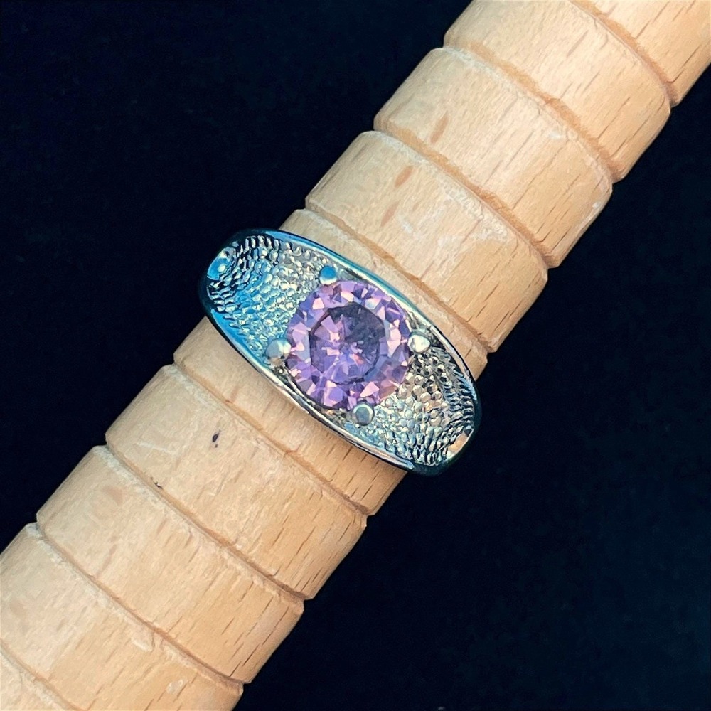 Vintage Solitaire Ring Women Size 7 Silver Purple Textured Band Gemstone Boho
